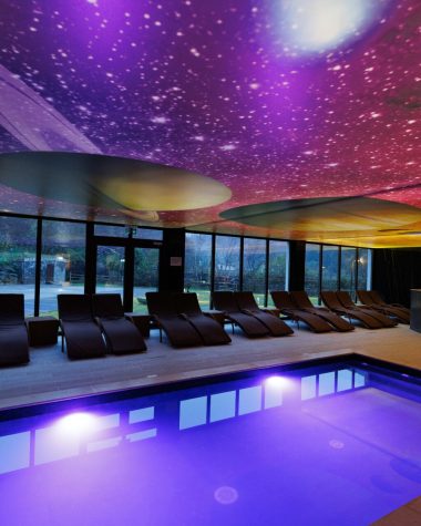 Vino să petreci concediul într-un hotel de pe Transalpina cu adevărat unic!
