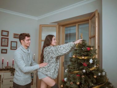 De ce unele camere par mai mici după montarea bradului de Crăciun?